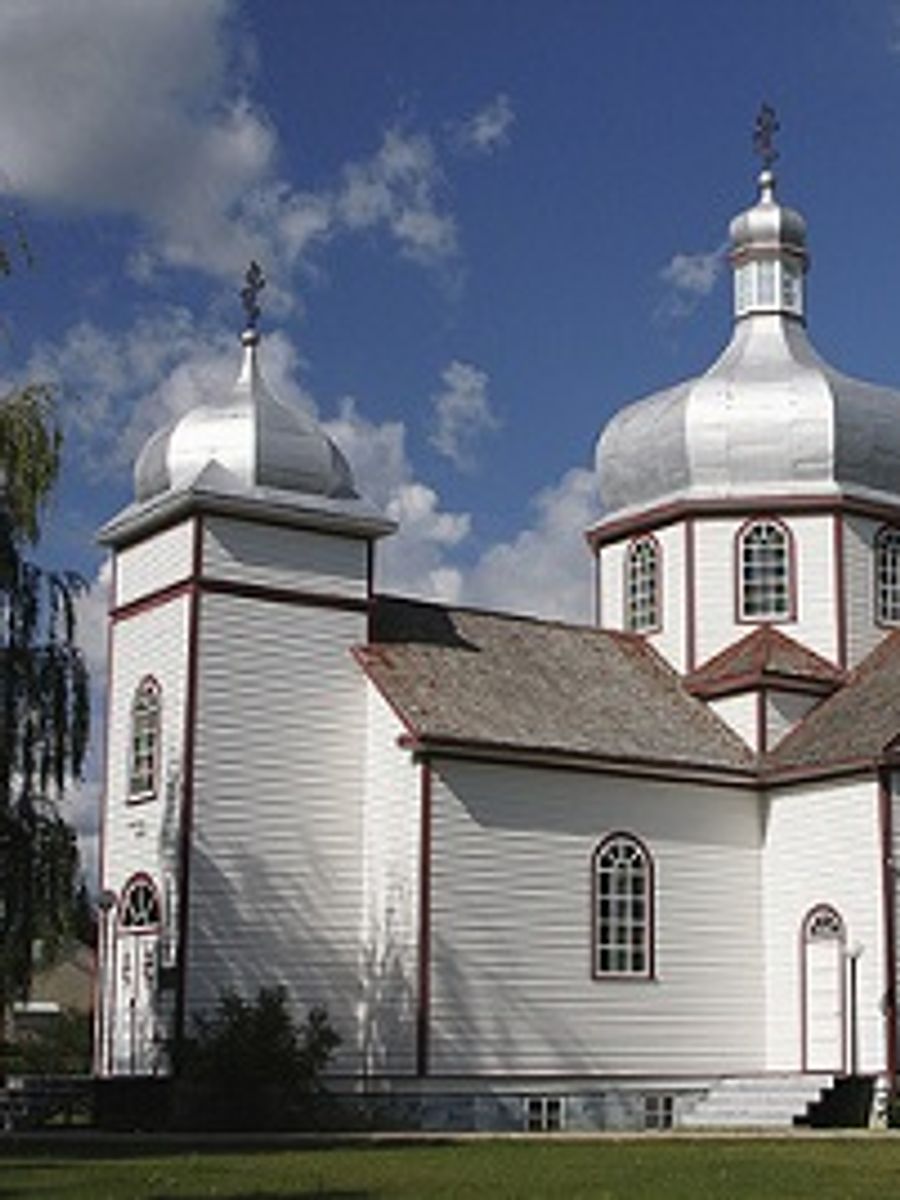 Descent_of_the_Holy_Spirit_Ukr_Orthodox_Church_Hafford_SK